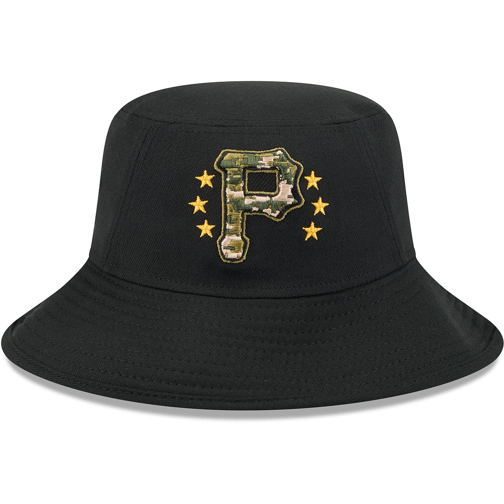 Bob New Era noir pour hommes des Pirates de Pittsburgh 2024 pour la Journée des forces armées