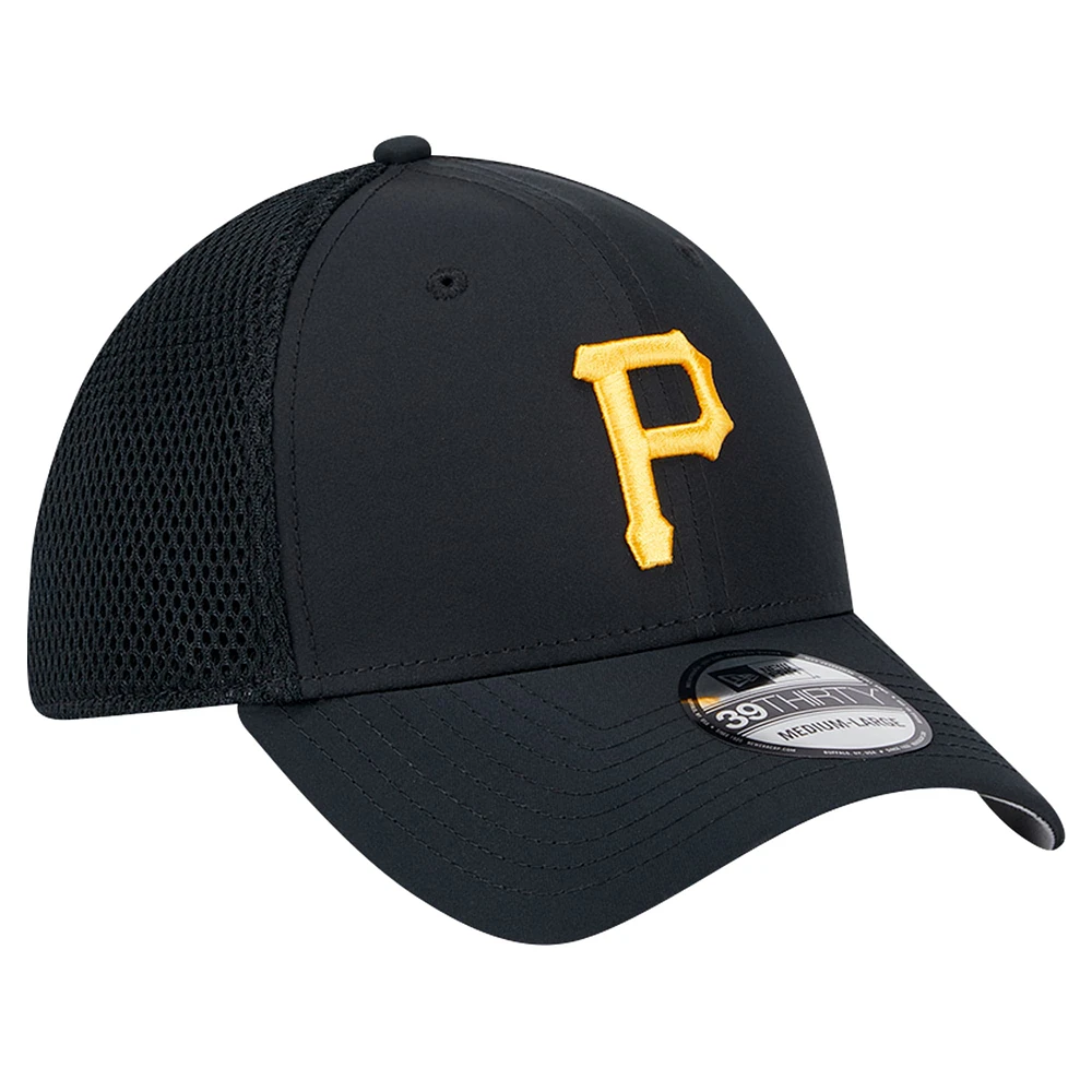 Casquette flexible 39THIRTY Team Tone des Pirates de Pittsburgh New Era pour hommes, noire