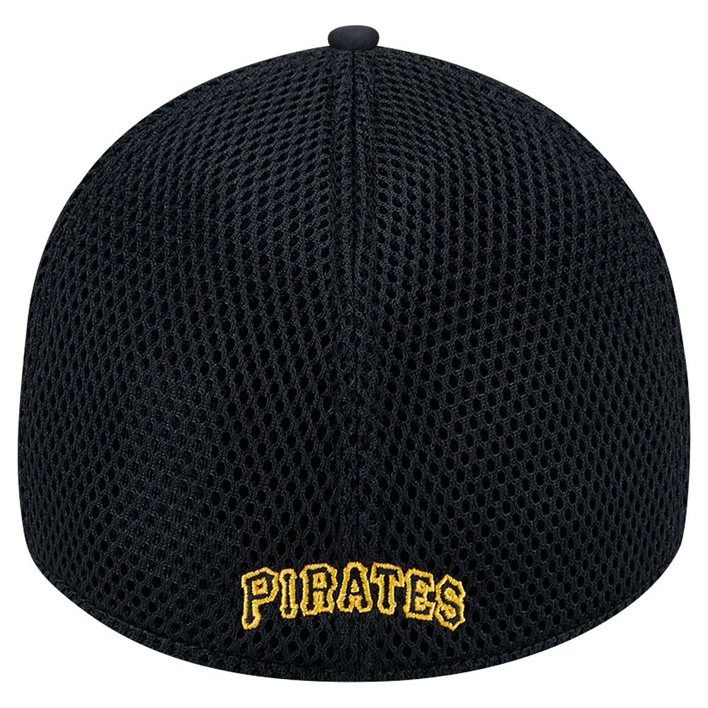 Men's New Era Black Pittsburgh Pirates Team Tone 39THIRTY Flex Hat