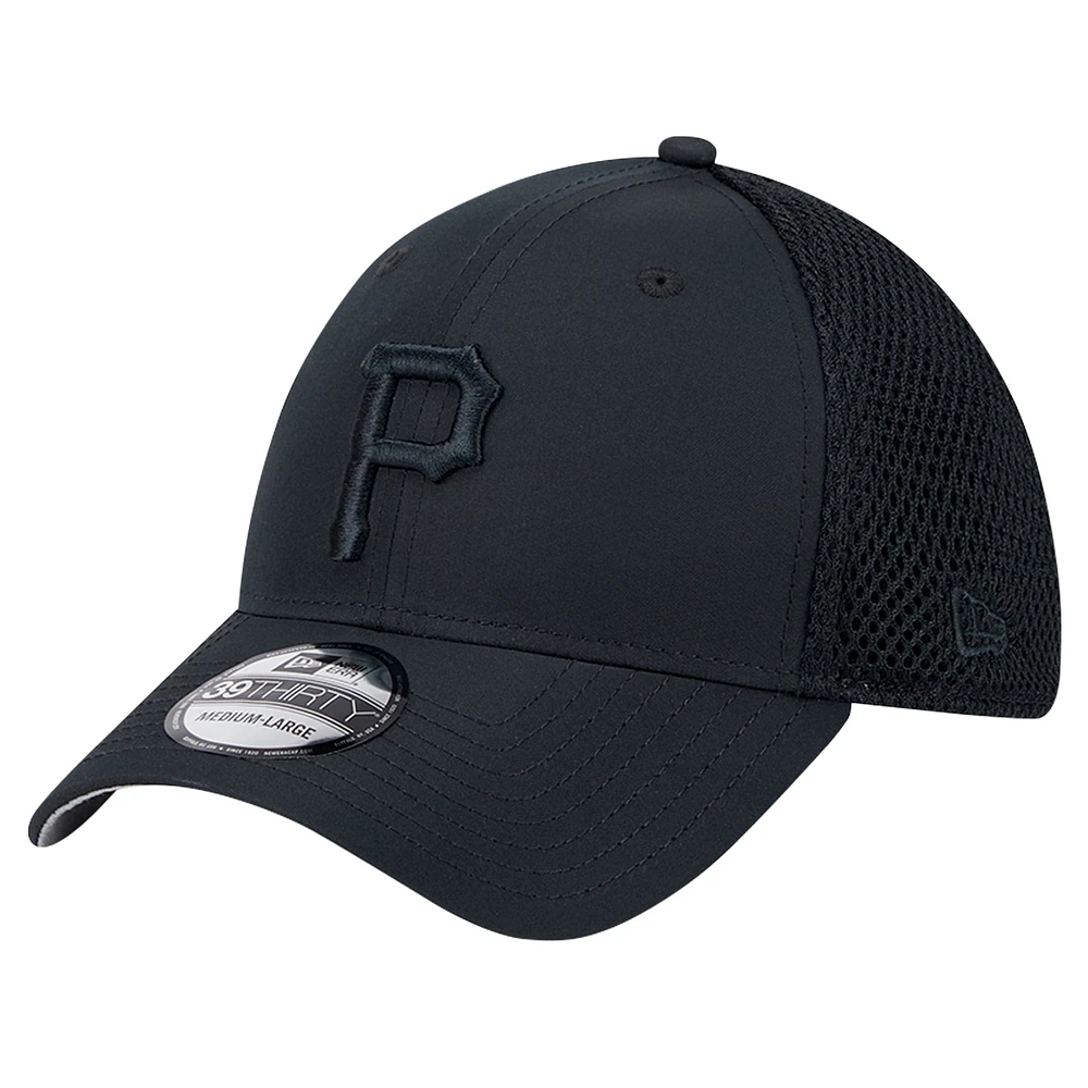 Casquette flexible 39THIRTY Team Tone des Pirates de Pittsburgh New Era pour hommes, noire