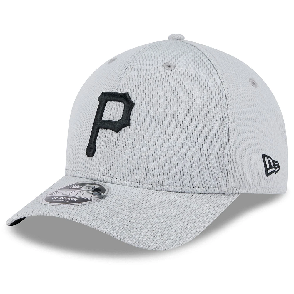 Men's New Era Gray Pittsburgh Pirates 2025 MLB Clubhouse 9FORTY M-Crown Adjustable Hat