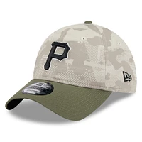 Casquette ajustable 9TWENTY pour homme, couleur beige clair/olive, Pirates de Pittsburgh 2025, Journée des forces armées, New Era