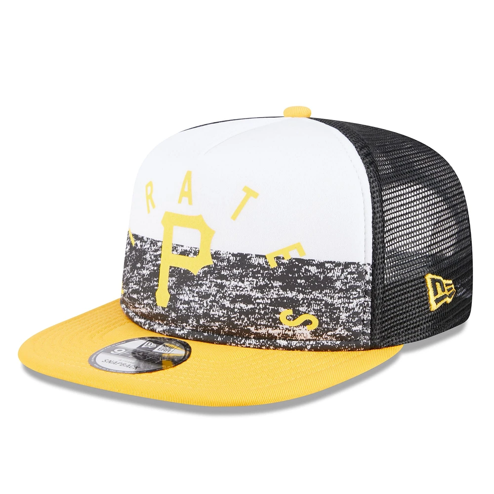 Casquette Trucker 9FIFTY Snapback en mousse sur le devant en mousse de l'équipe des Pirates de Pittsburgh New Era pour hommes, blanc/or