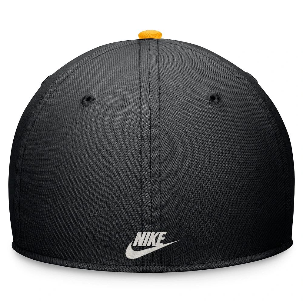 Casquette de performance Nike pour hommes, noir/or, Pittsburgh Pirates Cooperstown Collection Rewind Swooshflex