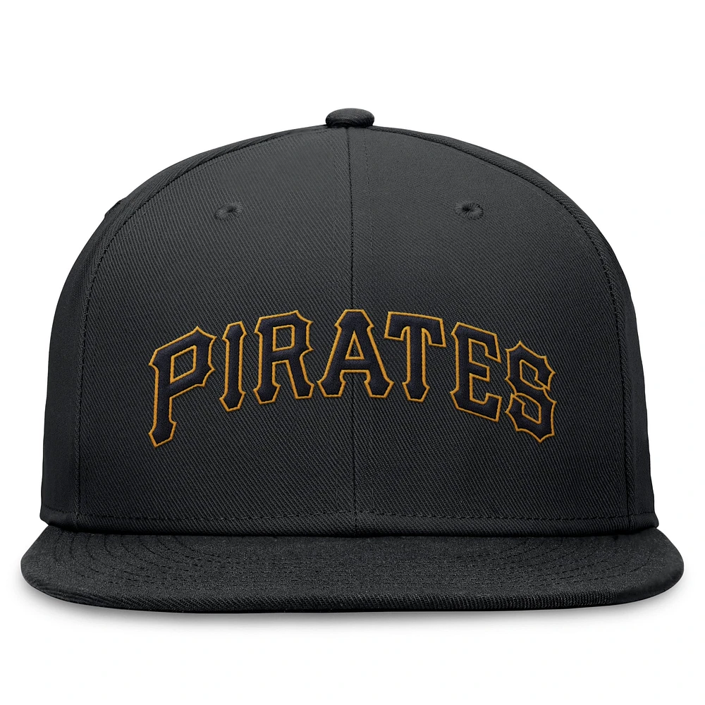 Casquette ajustée True Performance des Pirates de Pittsburgh Nike noire pour homme