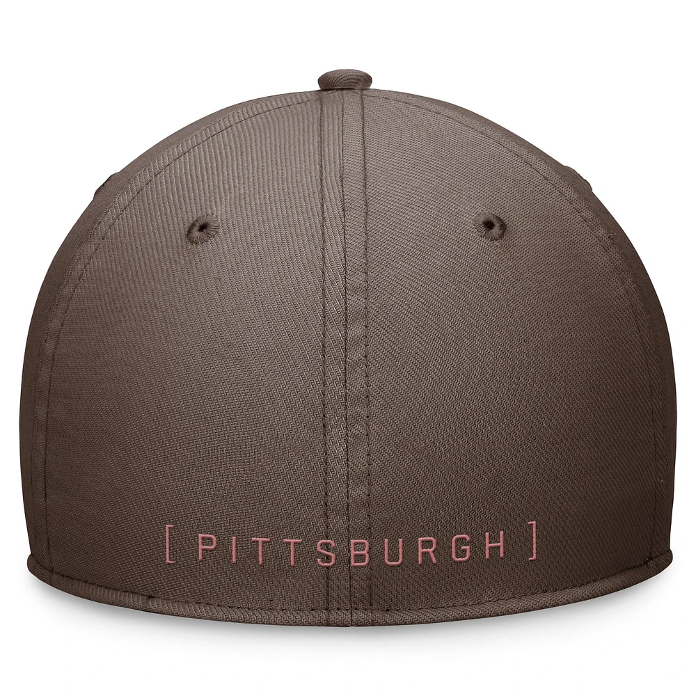 Casquette Nike marron Pittsburgh Pirates Statement Ironstone Performance SwooshFlex pour hommes