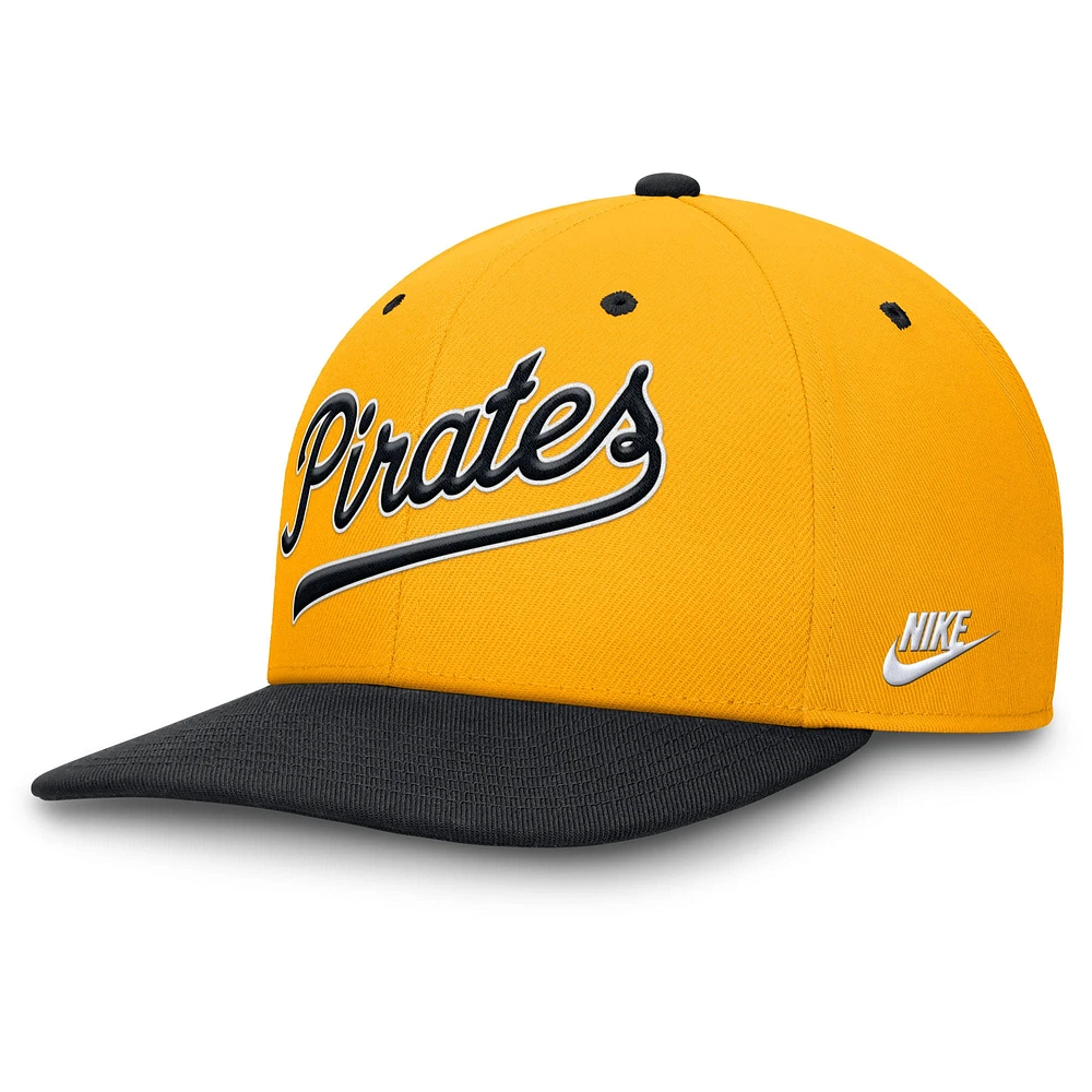 Casquette Nike Pro Performance Snapback pour homme, couleur or/noir, collection Cooperstown des Pirates de Pittsburgh