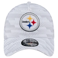 Men's New Era  White Pittsburgh Steelers Gameday Graded 39THIRTY Flex Hat