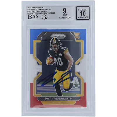 Carte de recrue 9/10 authentifiée 2021 Panini Prizm rouge, blanc et bleu #362 signée Pat Freiermuth des Pittsburgh Steelers par les fanatiques de Beckett