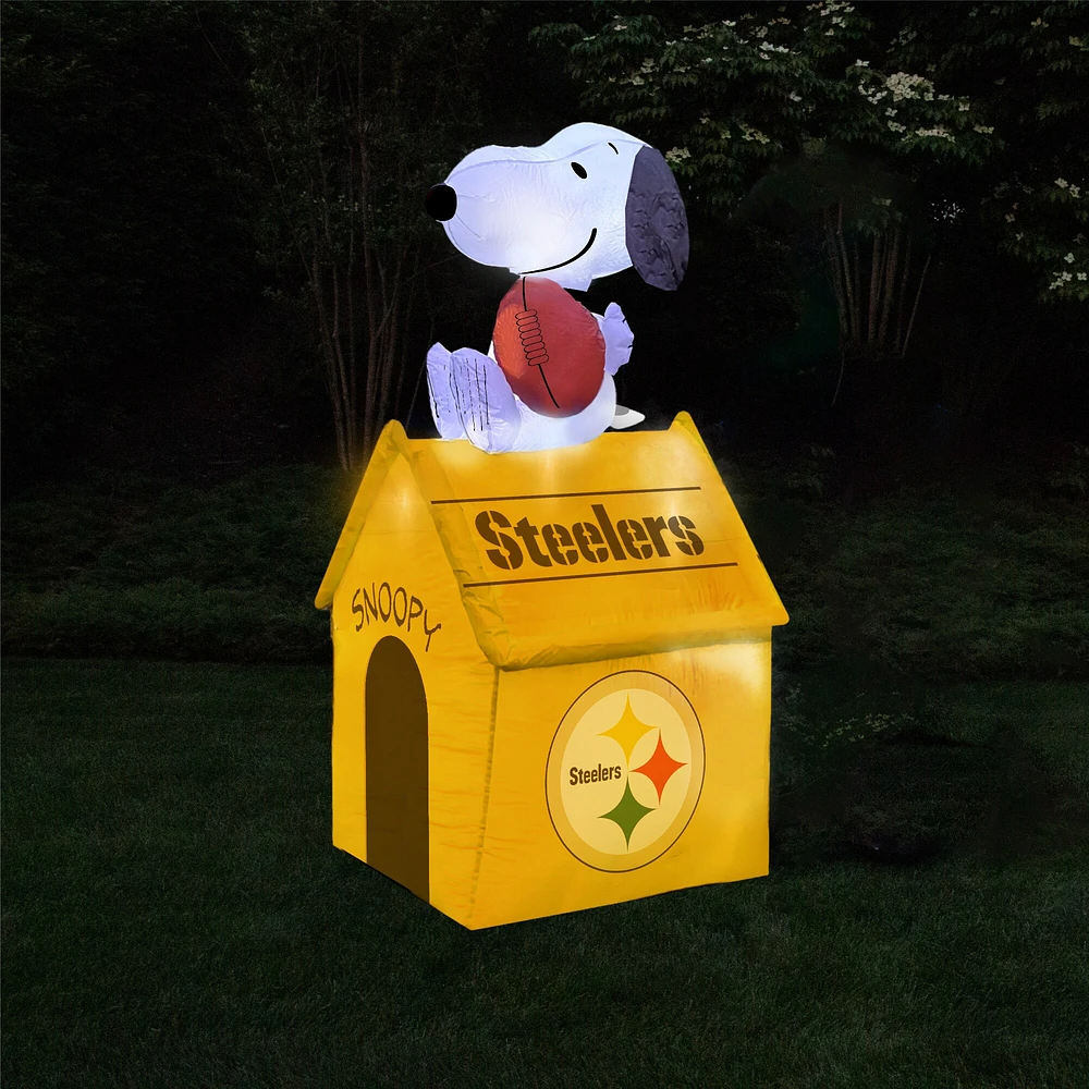 Pittsburgh Steelers Inflatable Snoopy Doghouse