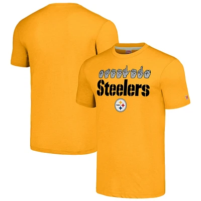 T-shirt unisexe hommage doré Pittsburgh Steelers The NFL ASL Collection par Love Sign en langue des signes américaine