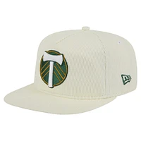 Casquette de golf à visière snapback Portland Timbers 2025 Kickoff de New Era pour homme, couleur crème