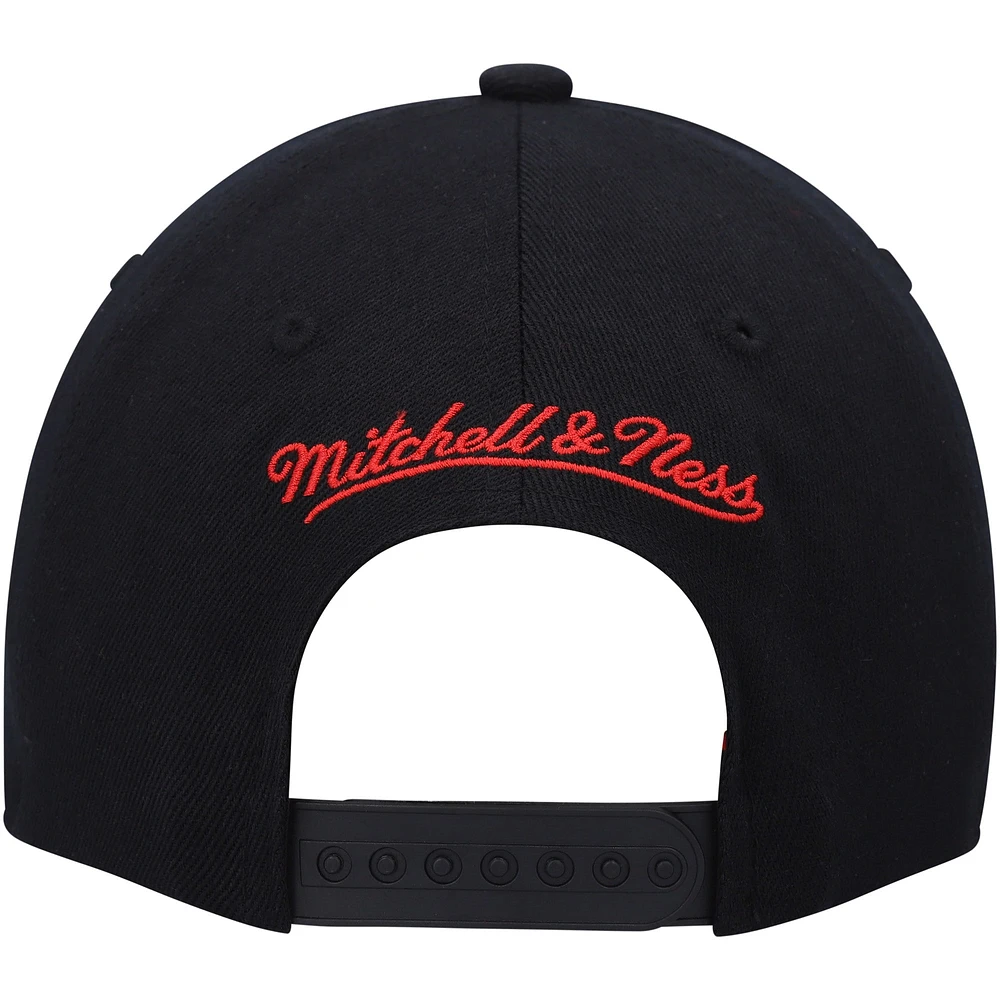 Men's Mitchell & Ness Black/Red Portland Trail Blazers MVP Team Two-Tone 2.0 Stretch-Snapback Hat