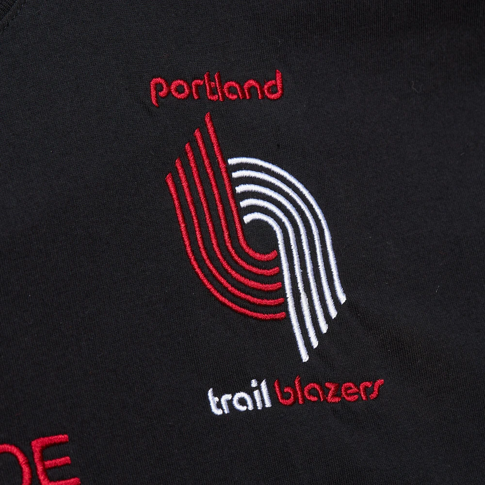 T-shirt pour hommes Mitchell & Ness Clyde Drexler noir Portland Trail Blazers Premium Nickname