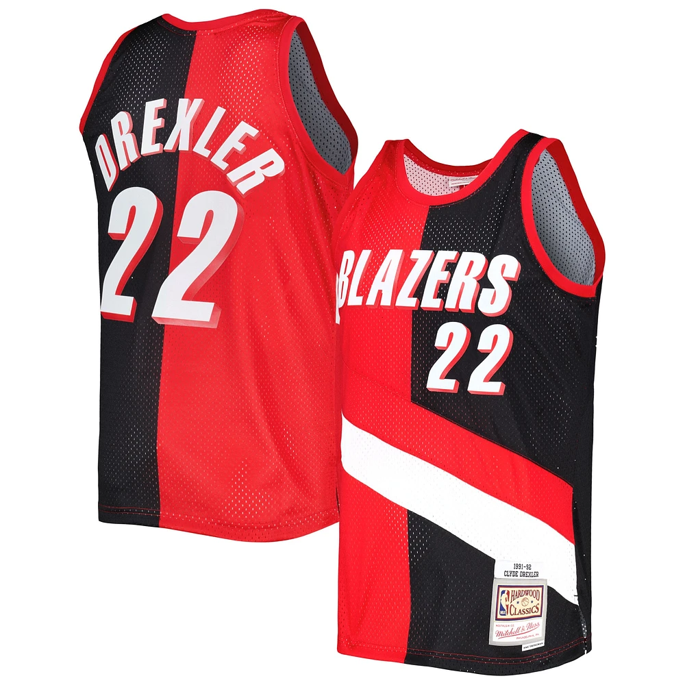 Maillot Swingman divisé Mitchell & Ness Clyde Drexler rouge/noir Portland Trail Blazers Hardwood Classics 1991/92 pour hommes