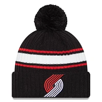 Bonnet en tricot à pompon et revers à rayures blanches New Era pour hommes, noir Portland Trail Blazers