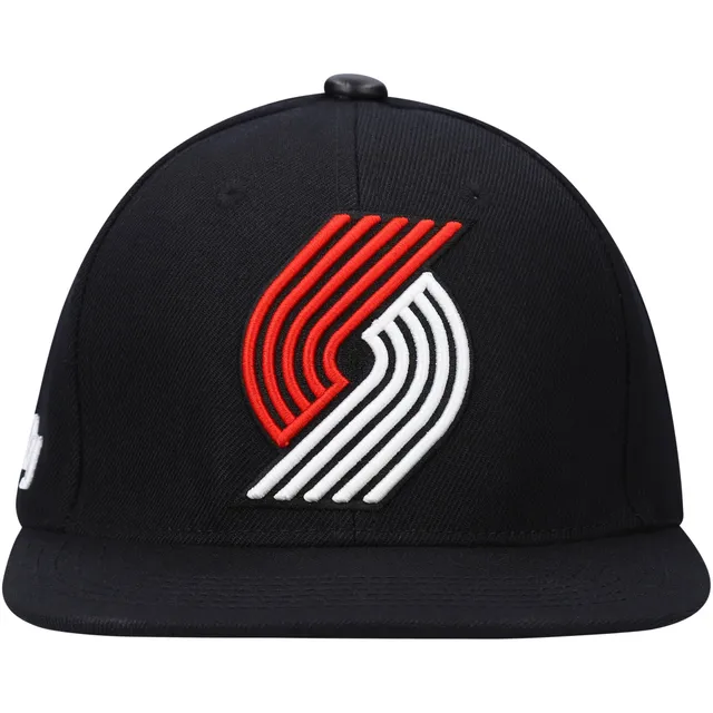 PORTLAND TRAIL BLAZERS CLASSIC LOGO SNAPBACK HAT (WHITE)