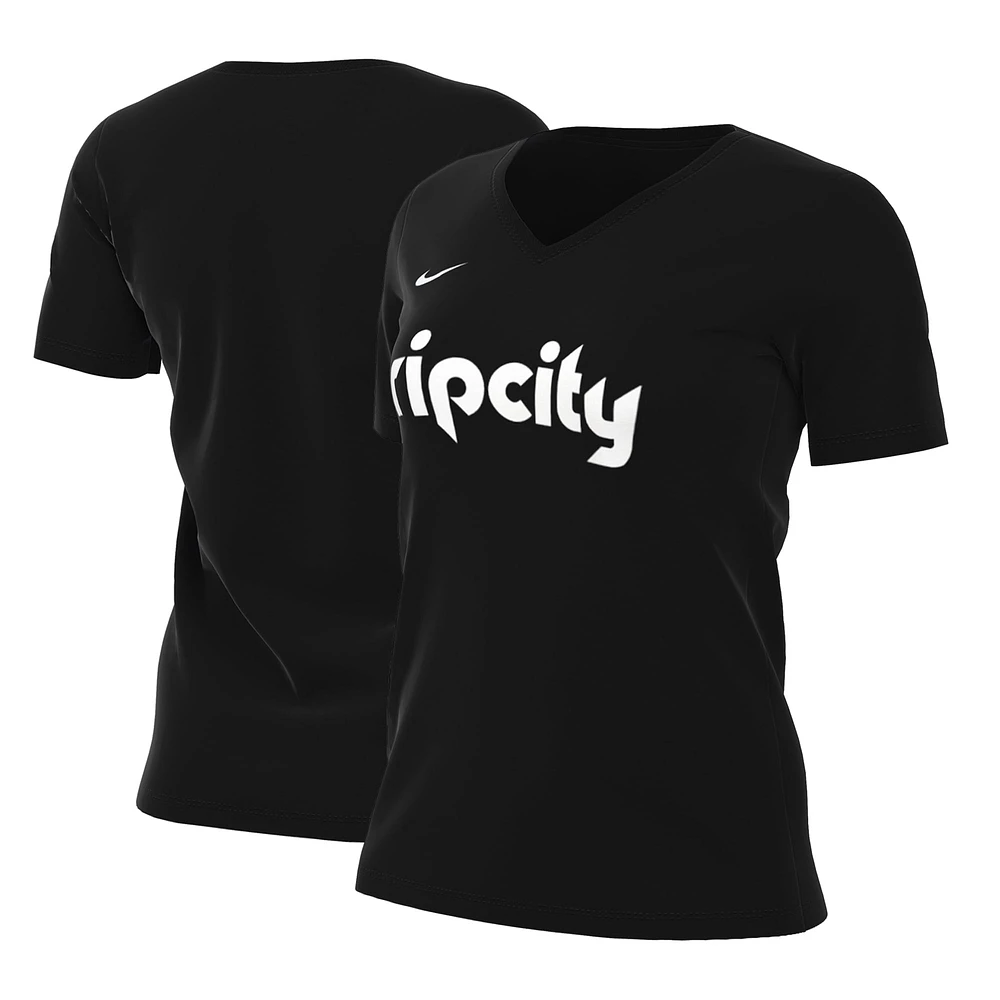 T-shirt à col en V essentiel Nike Portland Trail Blazers 2022/23 City Edition pour femme, noir