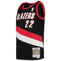 Maillot Swingman Mitchell & Ness Clyde Drexler noir Portland Trail Blazers 1991/92 Hardwood Classics pour jeune