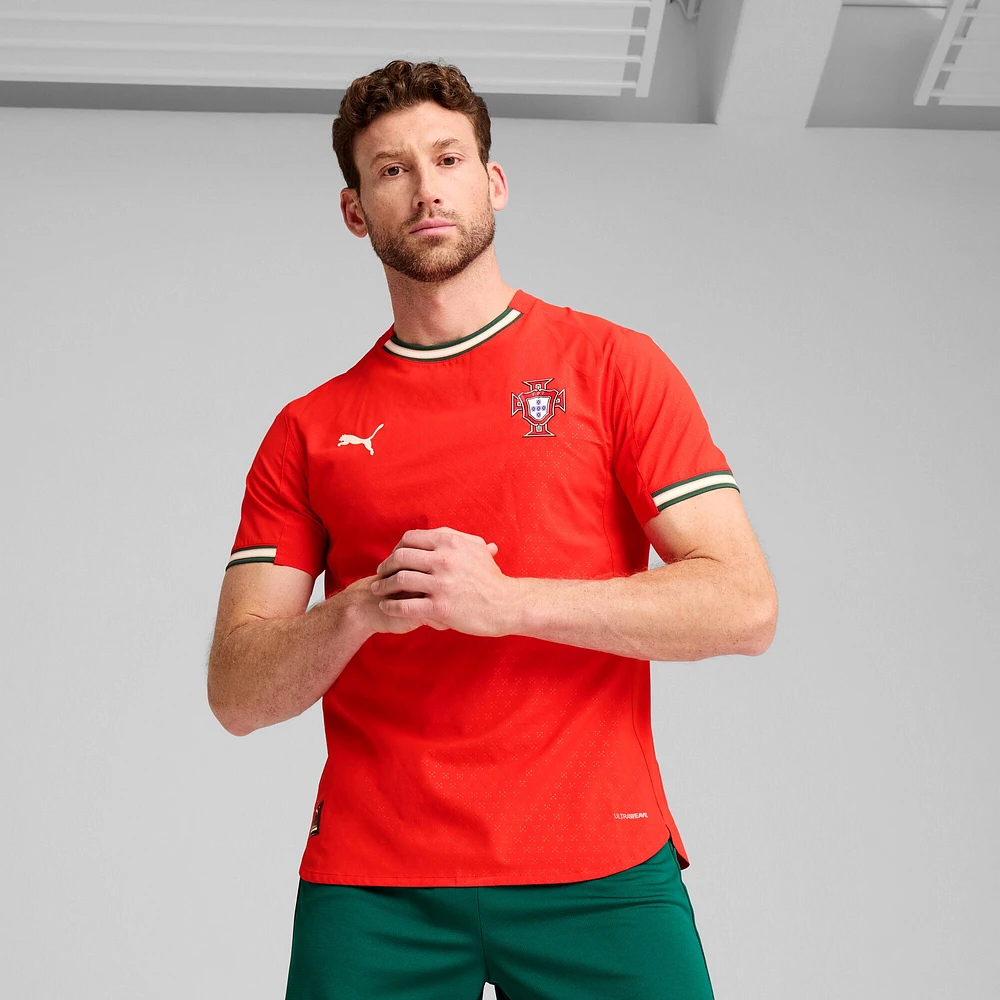 Maillot authentique à domicile Puma Cristiano Ronaldo rouge de l'équipe nationale du Portugal 2024/25 pour homme