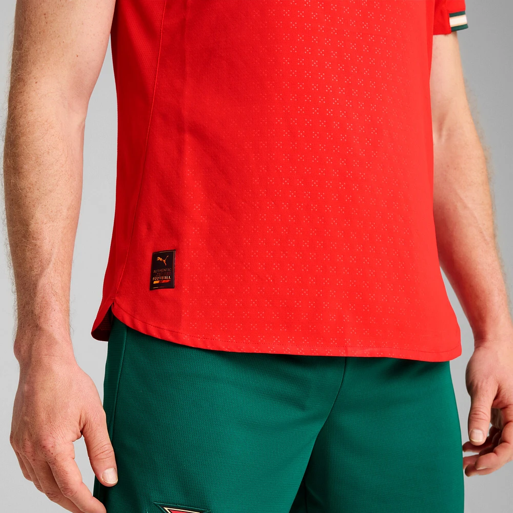 Maillot authentique à domicile Puma Cristiano Ronaldo rouge de l'équipe nationale du Portugal 2024/25 pour homme