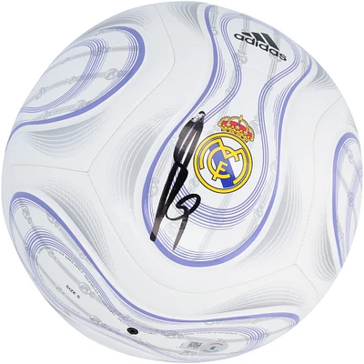 Ballon de football adidas dédicacé par Karim Benzema du Real Madrid