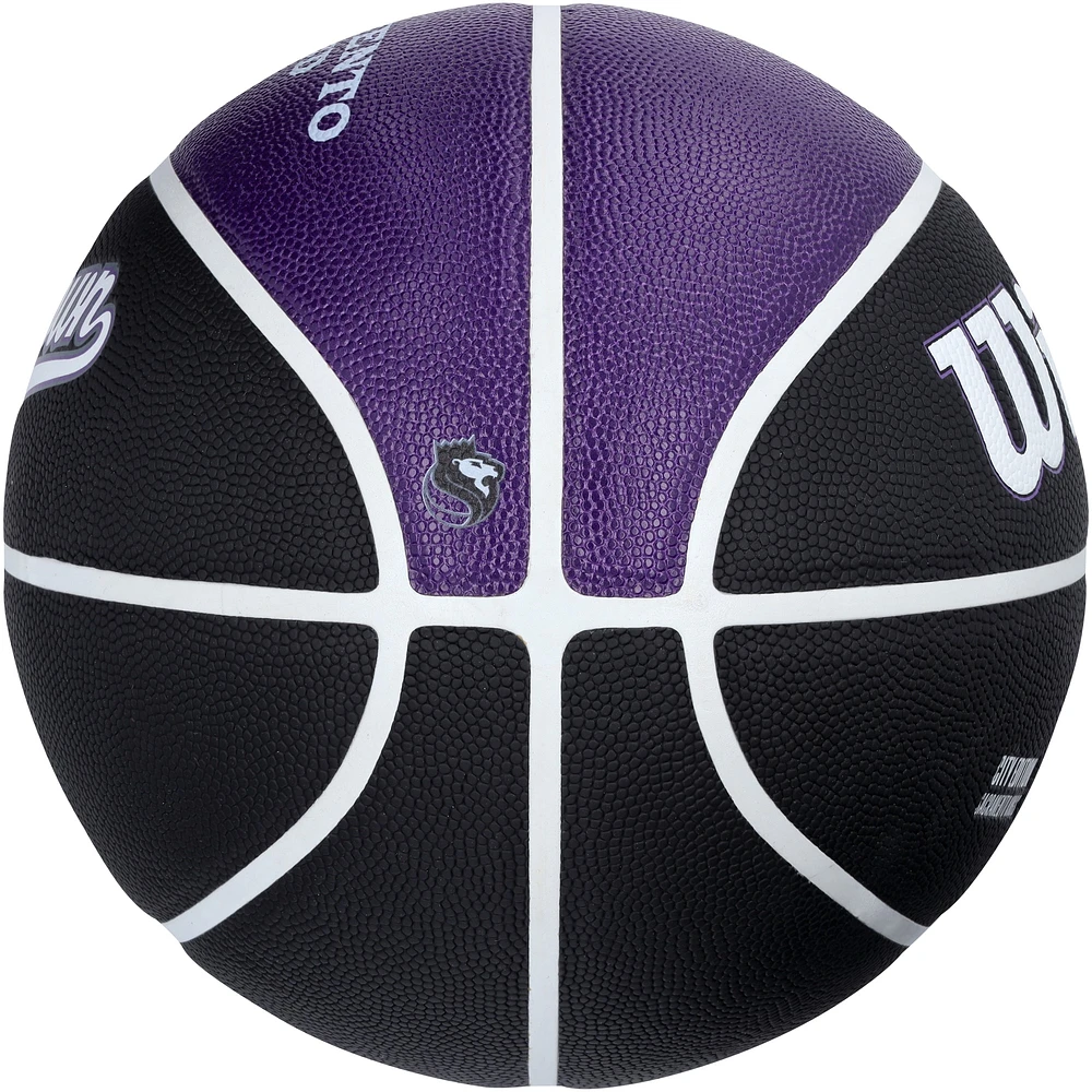 Chris Webber Sacramento Kings Autographed 2022-2023 Wilson City Edition Collectors Basketball