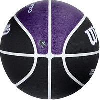 Chris Webber Sacramento Kings Autographed 2022-2023 Wilson City Edition Collectors Basketball