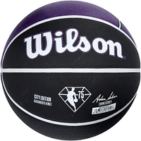 Chris Webber Sacramento Kings Autographed 2022-2023 Wilson City Edition Collectors Basketball