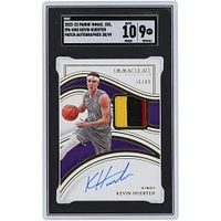 Carte Panini Immaculate Collection 2022-23 autographiée par Kevin Huerter des Sacramento Kings, relique 3 couleurs #IPA-KHU #30/49 SGC authentifiée 9/10