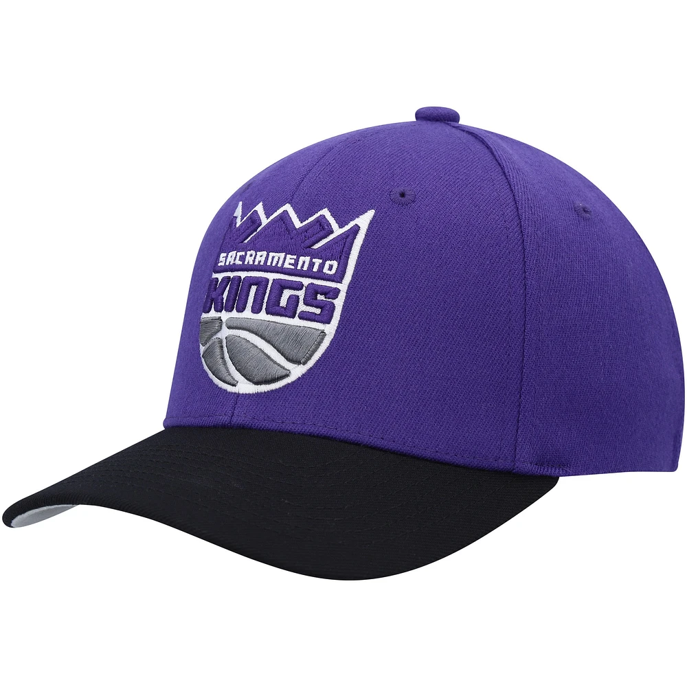 Casquette Mitchell & Ness pour homme violet/noir Sacramento Kings MVP Team Two-Tone 2.0 Stretch Snapback