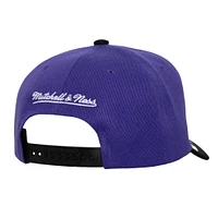 Casquette Snapback bicolore Mitchell & Ness pour homme Sacramento Kings Underarch violet/noir