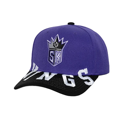 Casquette Snapback bicolore Mitchell & Ness pour homme Sacramento Kings Underarch violet/noir