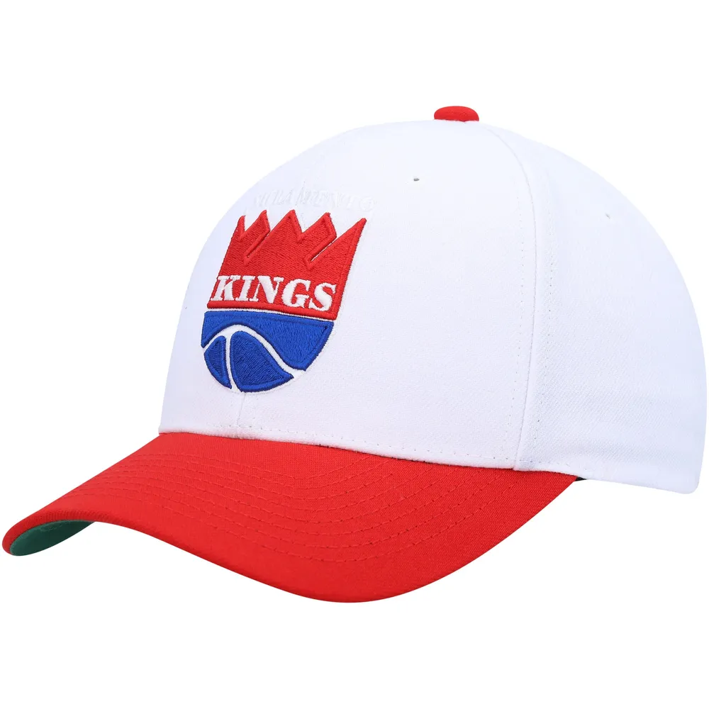 Sacramento Kings Mitchell & Ness Core Basic Snapback Hat - White