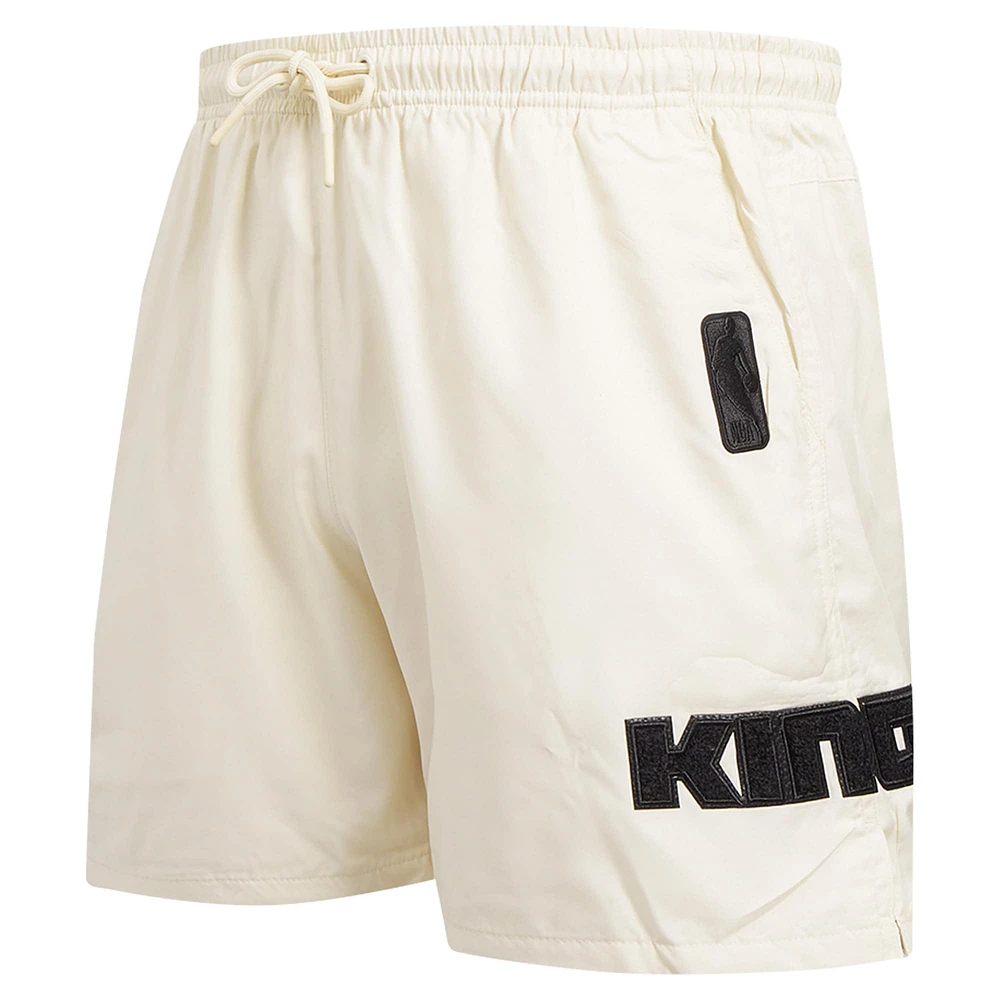 Short tissé triple ton sur Pro Standard pour hommes, crème, Sacramento Kings