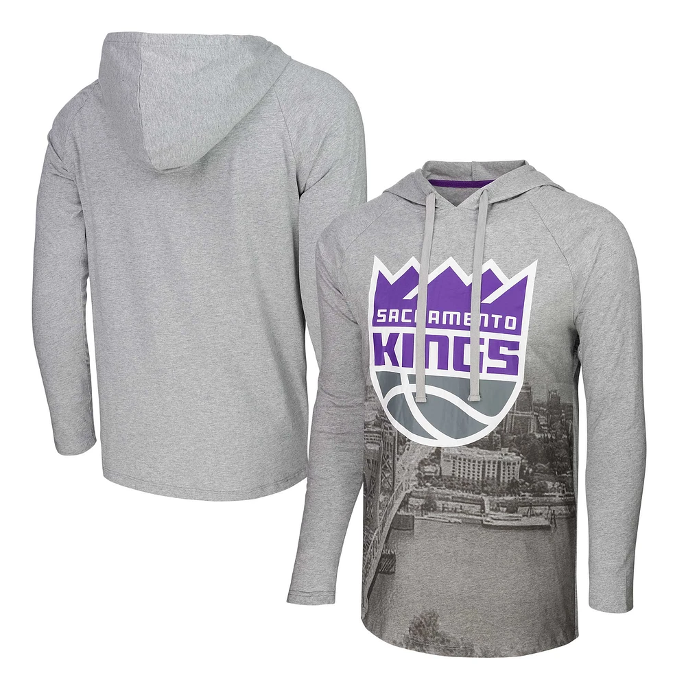 T-shirt à capuche manches longues Stadium Essentials Heather Grey Sacramento Kings Atrium Raglan pour hommes