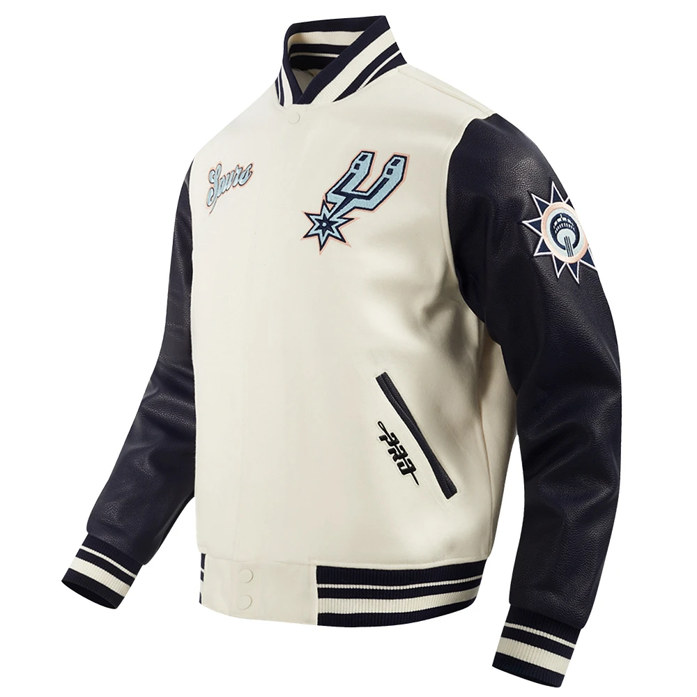 Veste universitaire en laine à fermeture éclair intégrale Pro Standard Cream San Antonio Spurs 2024/25 City Edition pour homme