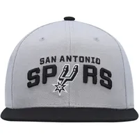 Men's Mitchell & Ness Gray/Black San Antonio Spurs Side Core 2.0 Snapback Hat