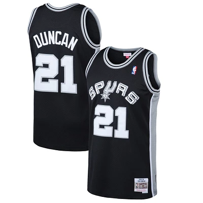 Maillot Swingman Mitchell & Ness Tim Duncan noir San Antonio Spurs 1998/99 pour hommes