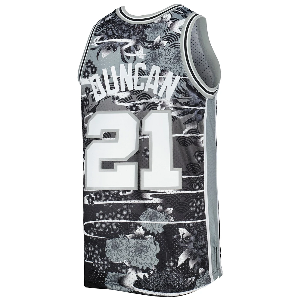 Maillot Swingman du Nouvel An Lunaire Mitchell & Ness Tim Duncan Argent San Antonio Spurs 1998/99 Hardwood Classics pour hommes