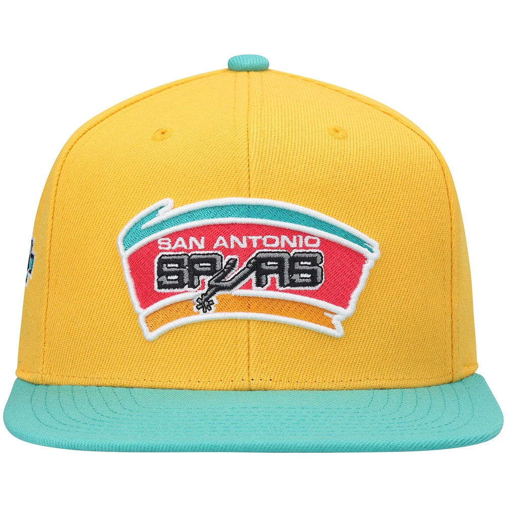 Casquette San Antonio Spurs Hardwood Classics Snapback pour homme Mitchell & Ness jaune