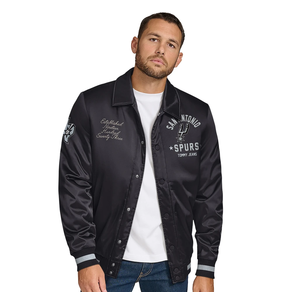 Veste universitaire noire Tommy Jeans pour homme avec appliqués Jacob Chain Stitch et boutons-pression San Antonio Spurs