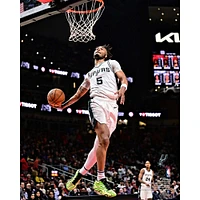 Photographie non signée du dunk Windmill de Stephon Castle des San Antonio Spurs