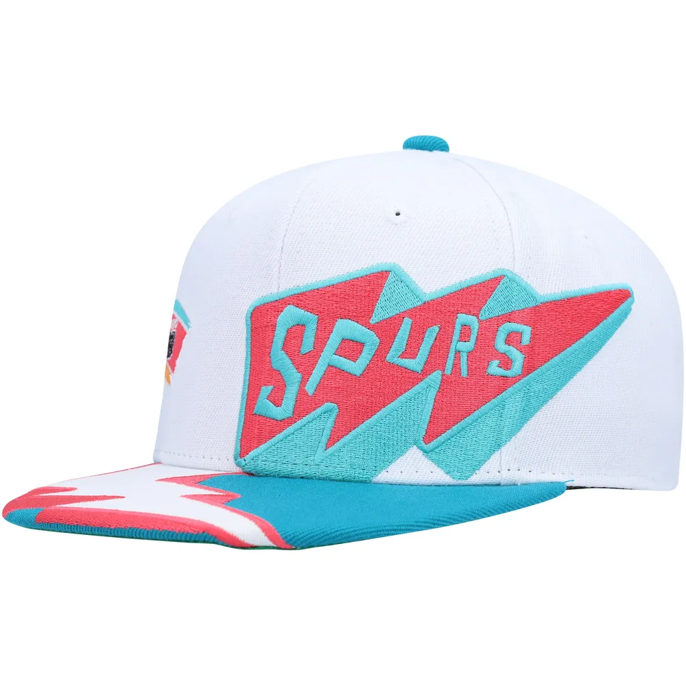 San Antonio Spurs Mitchell & Ness Core Basic Snapback Hat - White
