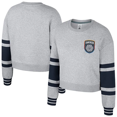 Sweat-shirt court Stadium Essentials Heather Grey San Diego FC Scrimmage pour femme