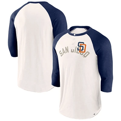 T-shirt Fanatics pour hommes blanc/bleu marine San Diego Padres Backdoor Slider Raglan à manches 3/4