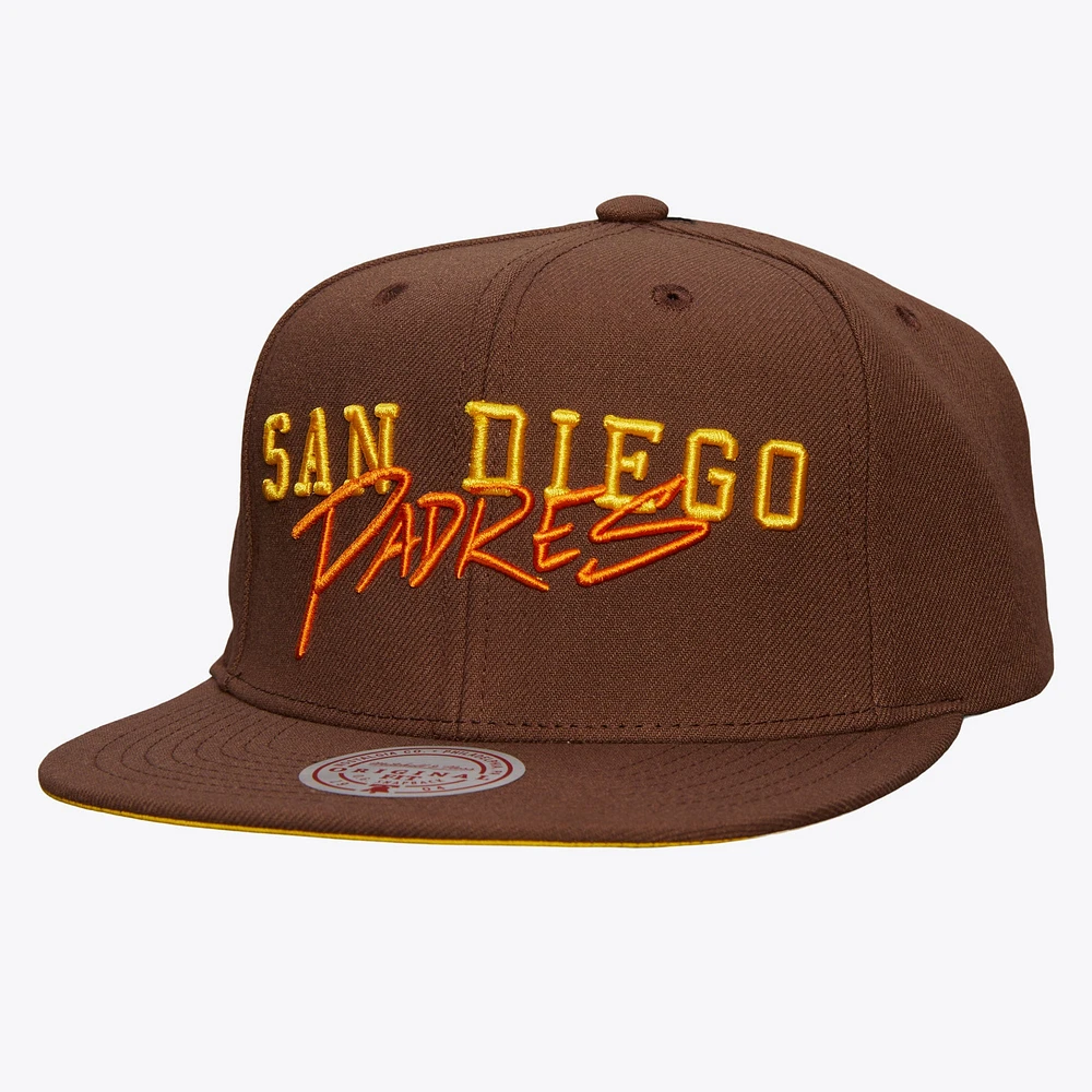 Casquette Snapback avec étiquette de l'équipe des San Diego Padres Mitchell & Ness marron pour hommes