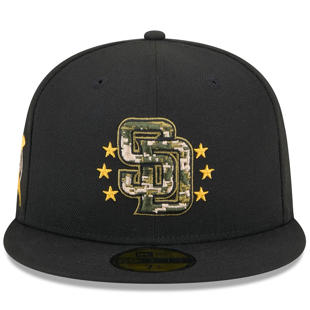 Casquette ajustée 59FIFTY sur le terrain de la Journée des forces armées 2024 San Diego Padres New Era noire pour hommes