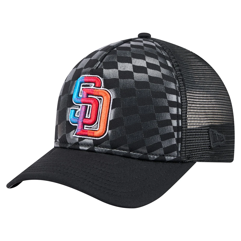 Casquette ajustable noire San Diego Padres Gradient 9FORTY A-Frame M-Crown Trucker de New Era pour homme