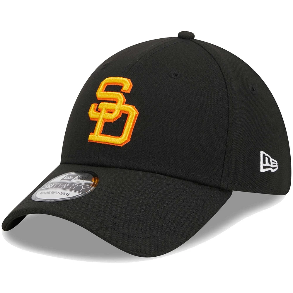 Men's New Era Black San Diego Padres Logo 39THIRTY Flex Hat